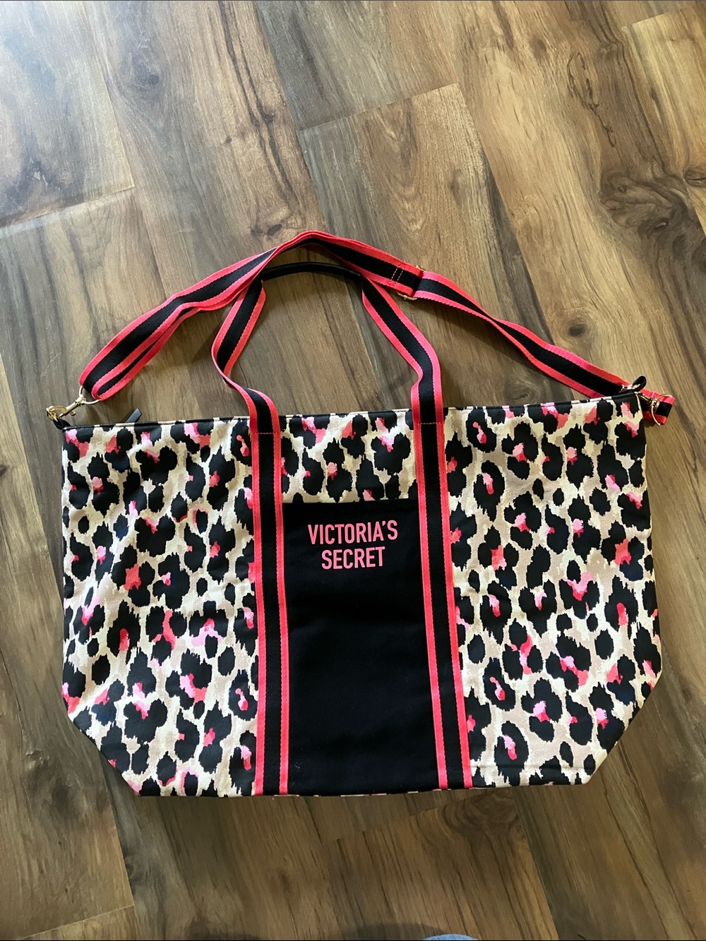 VICTORIA’S SECRET CAMO CANVAS TOTE